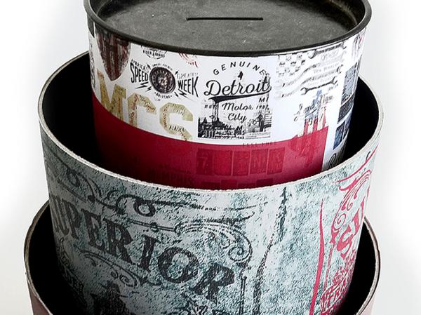 Barattoli con e senza tappi, impilabili e utilizzabili come contenitori