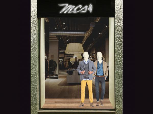 Esempio di vetrina prima dell'allestimento